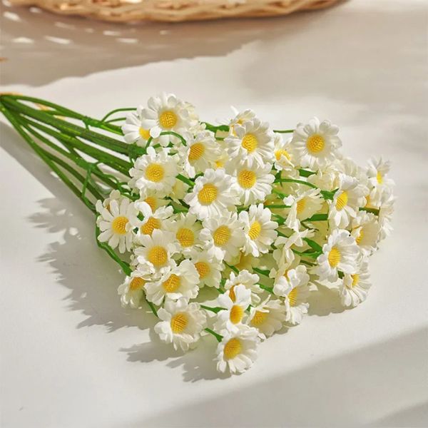 arranjo de flores artificiais