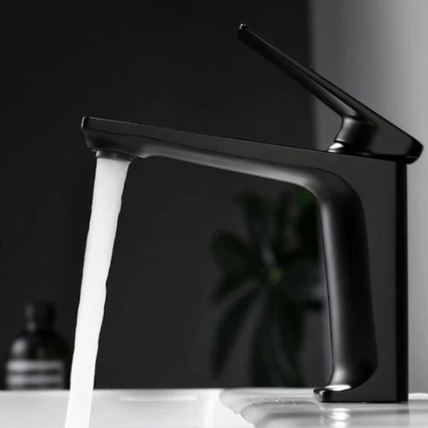 torneira banheiro preto