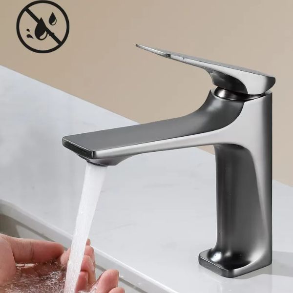 torneira para  banheiro preto