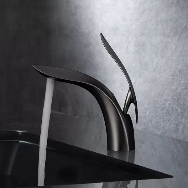 torneira para banheiro preto