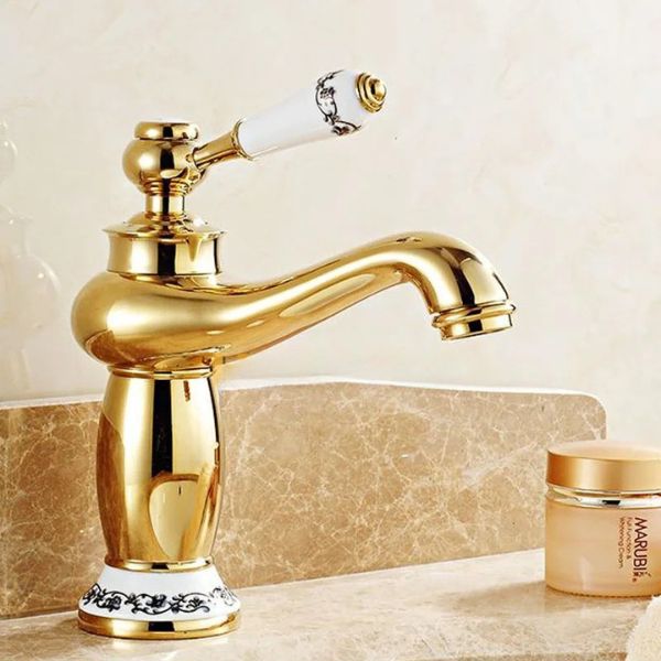 torneira dourada para banheiro